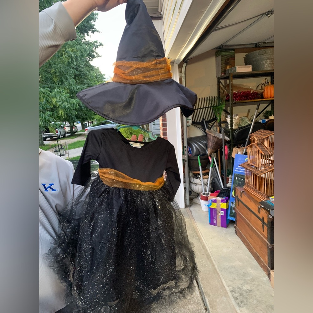 Pottery barn witch costume 12-24 months in great condition